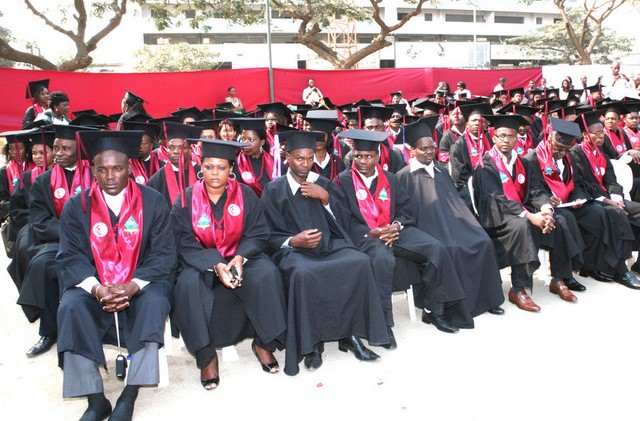 Colegas de classe vol. 2: Sotsu gyo sei faculdades Angola