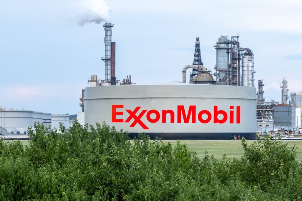 ExxonMobil Visa Produzir 200 000 Barris por Dia na Costa Angolana