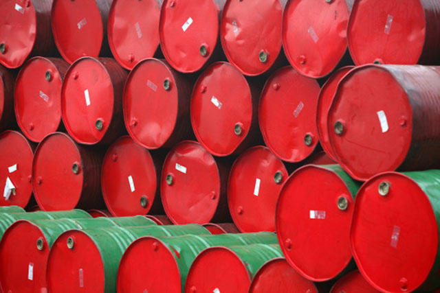 Queda do Preço do Petróleo para 70 USD Ameaça Execução do OGE 2025 em Angola